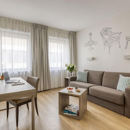 Aparthotel Citadines Toison D'Or Brussels Saint-Gilles Esterno foto