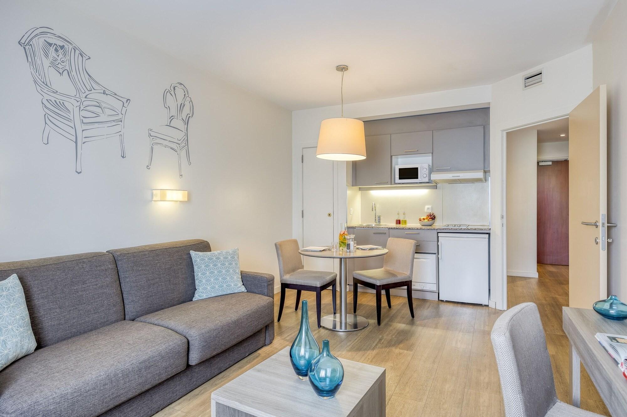 Aparthotel Citadines Toison D'Or Brussels Saint-Gilles Esterno foto