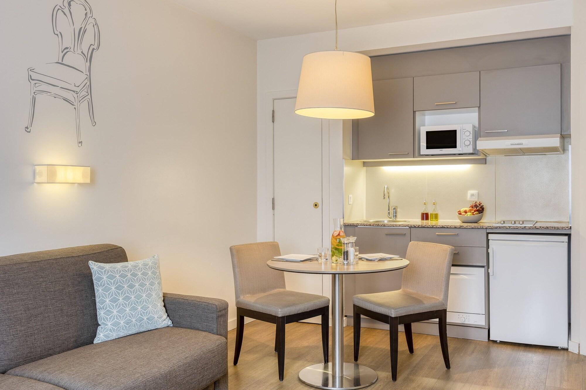 Aparthotel Citadines Toison D'Or Brussels Saint-Gilles Esterno foto