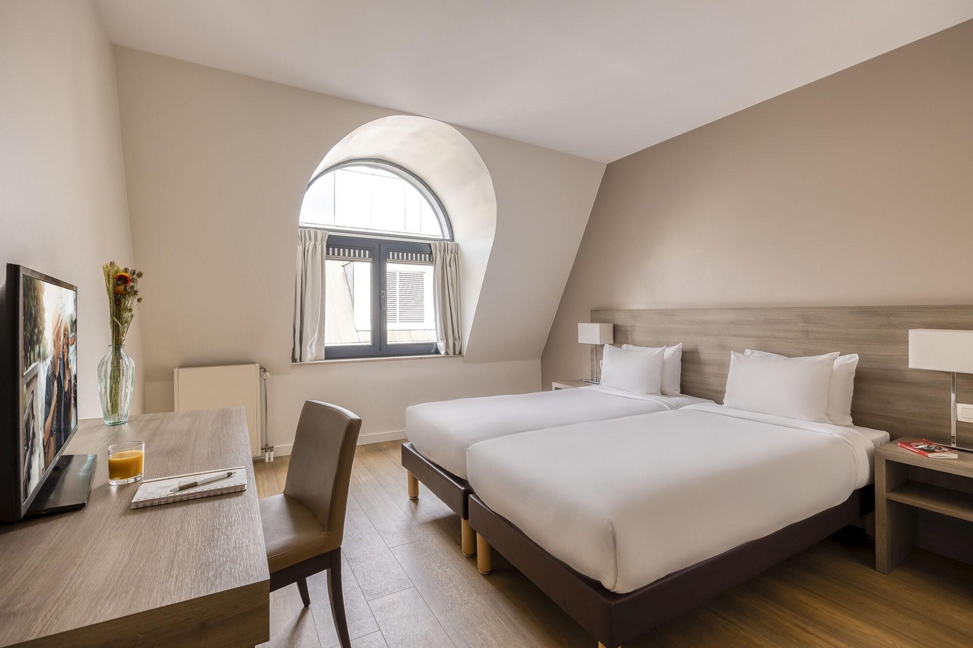 Aparthotel Citadines Toison D'Or Brussels Saint-Gilles Esterno foto
