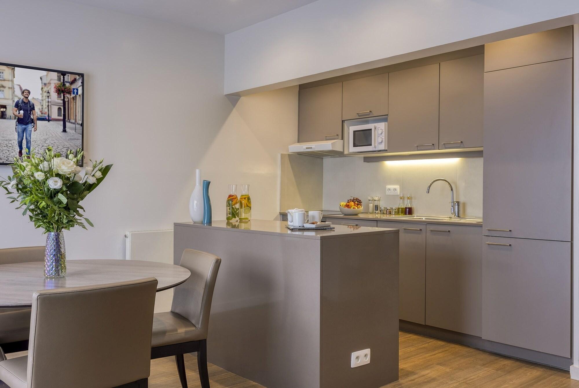Aparthotel Citadines Toison D'Or Brussels Saint-Gilles Esterno foto