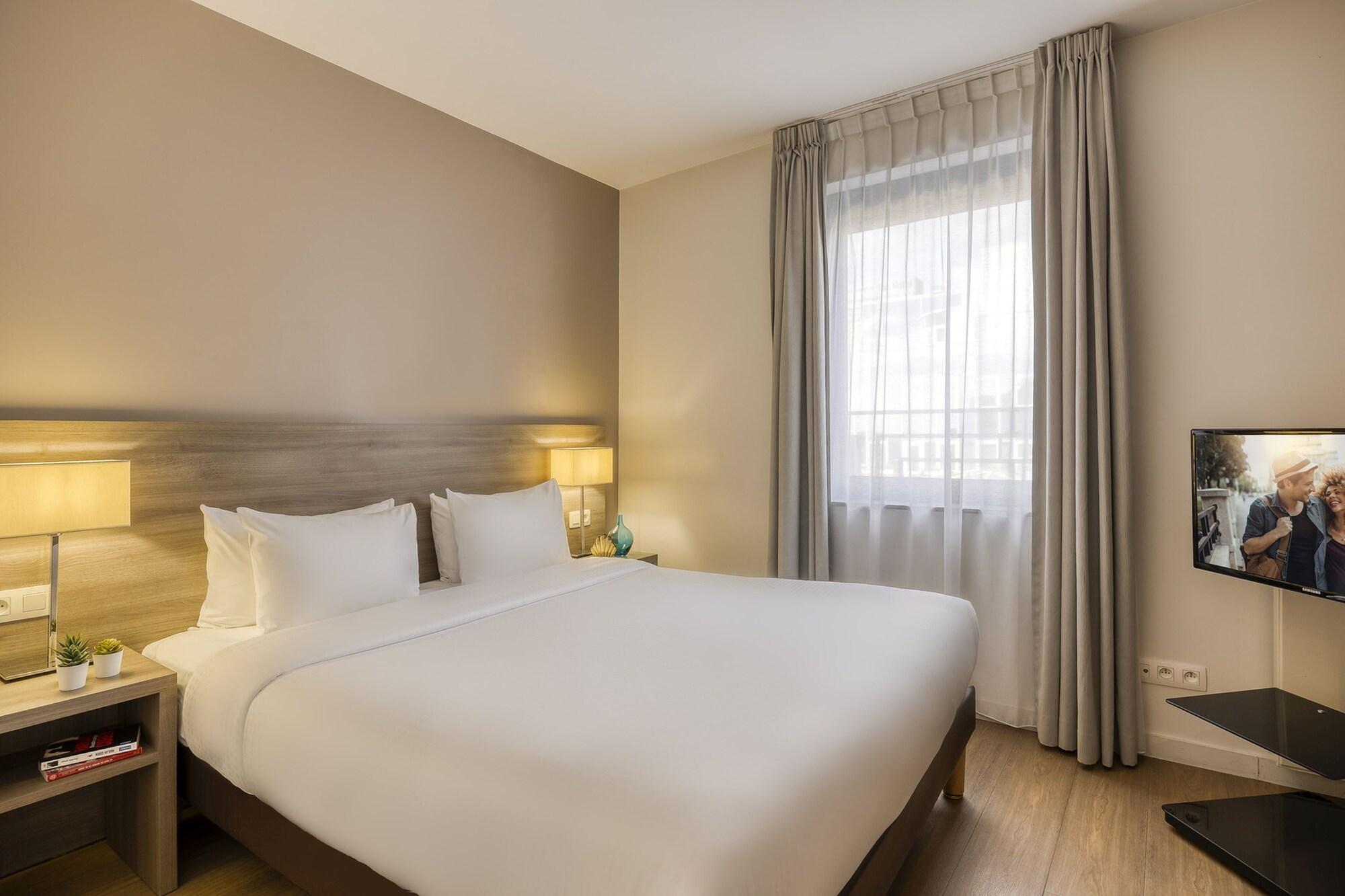 Aparthotel Citadines Toison D'Or Brussels Saint-Gilles Esterno foto