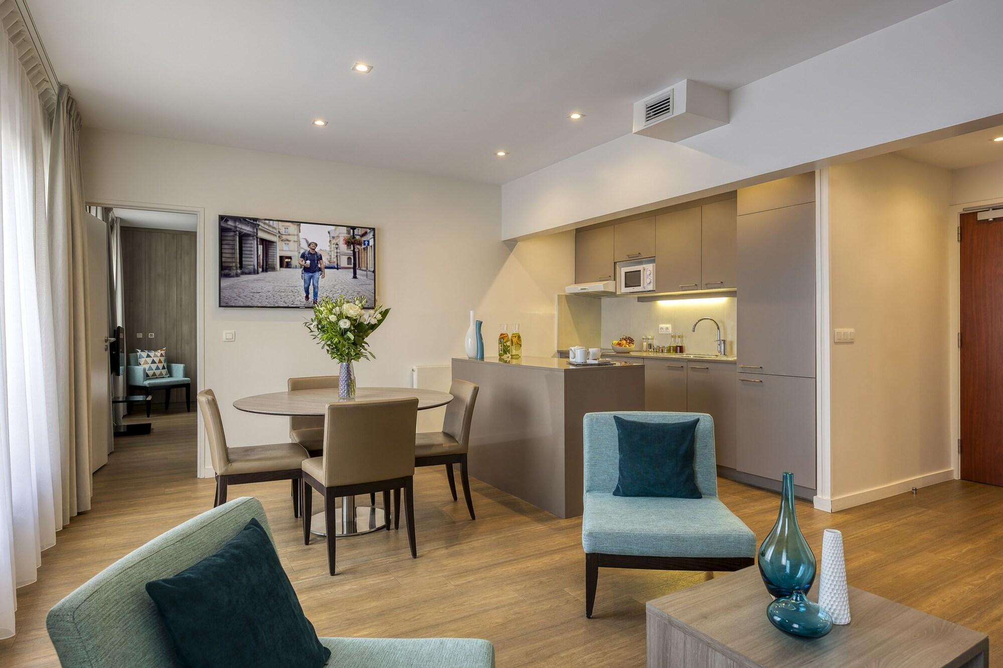 Aparthotel Citadines Toison D'Or Brussels Saint-Gilles Esterno foto