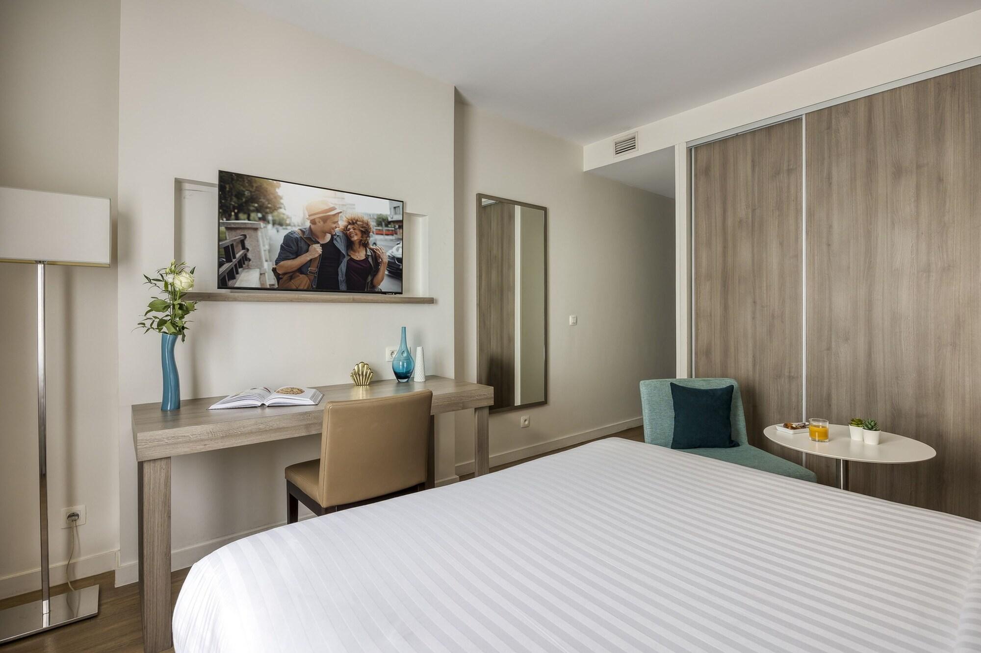 Aparthotel Citadines Toison D'Or Brussels Saint-Gilles Esterno foto